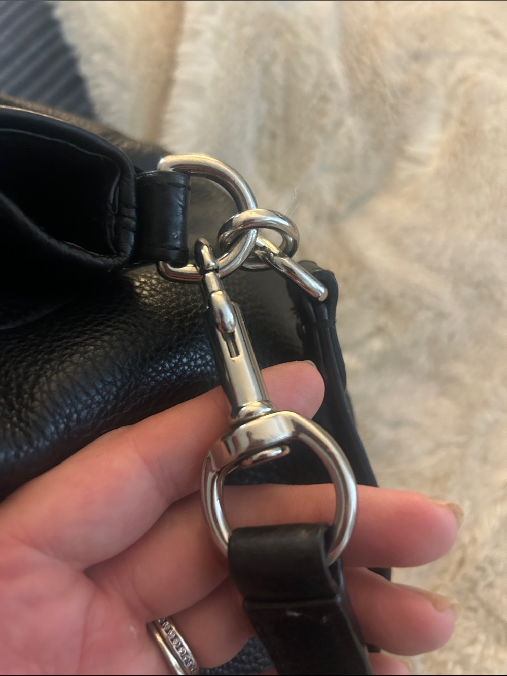 Black Leather Drawstring Bucket Bag - Coach brand from the outlet. - Picture 7 of 8